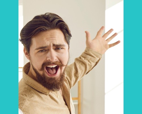 Oser utiliser pleinement sa voix fait partie de la confiance en soi. Envol en Voix propose des stages et activités vocales ainsi que des séances individuelles de thérapie vocale.